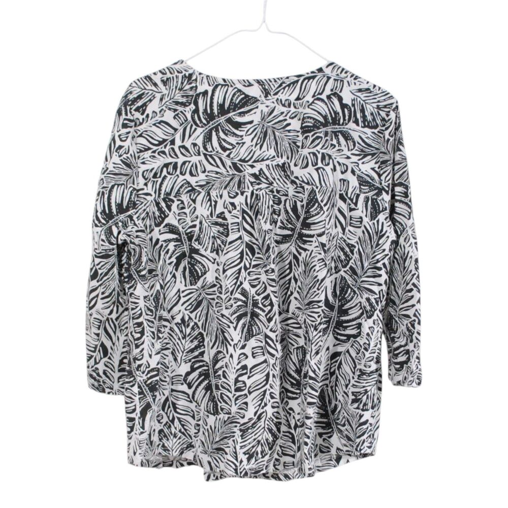 Emily Daniels Black And White Floral Short Sleeve Top | Women's Petites PXL - Picture 3 of 9